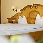 Boutique Bellevue 4* Lermoos