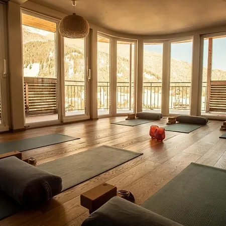 Boutique Bellevue Hotell Lermoos